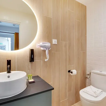 Newly Renovated Republique Parigi