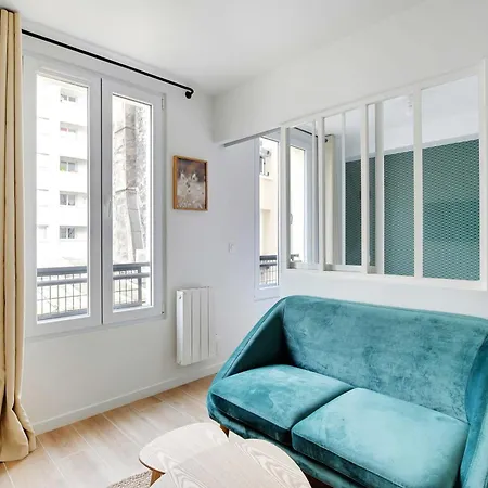 Newly Renovated Republique Appartamento