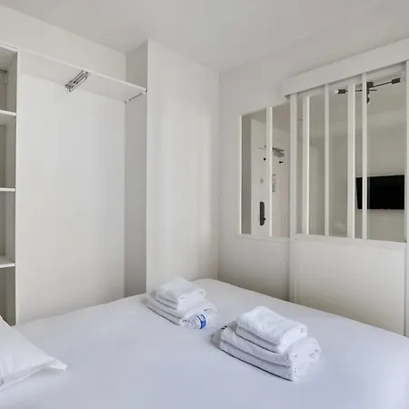 Newly Renovated Republique Parigi