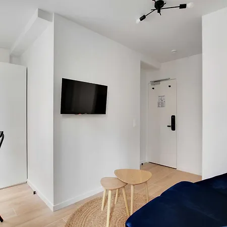 Newly Renovated Republique Appartamento *