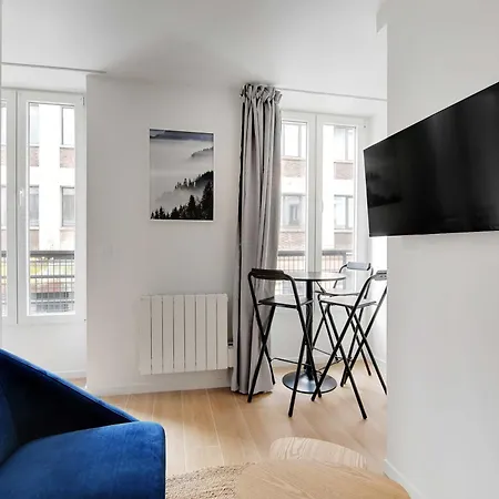 Newly Renovated Republique Parigi