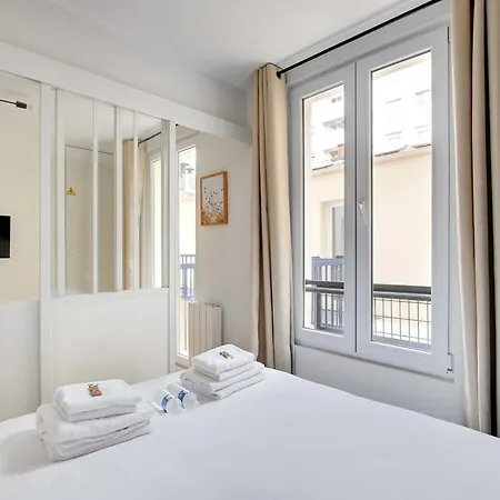Newly Renovated Republique Parigi